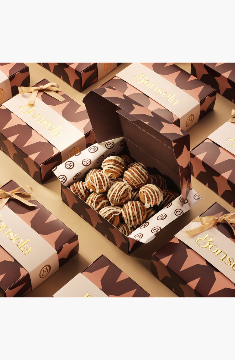 Lovery 20 Piece Food Gift Basket, Cinnamon Rolls and Pastries, Alternate, color, NO COLOR