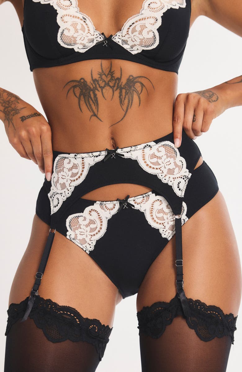 SAVAGE X FENTY Swirly Girly Garter Belt, Alternate, color, Black Caviar/ White Tea