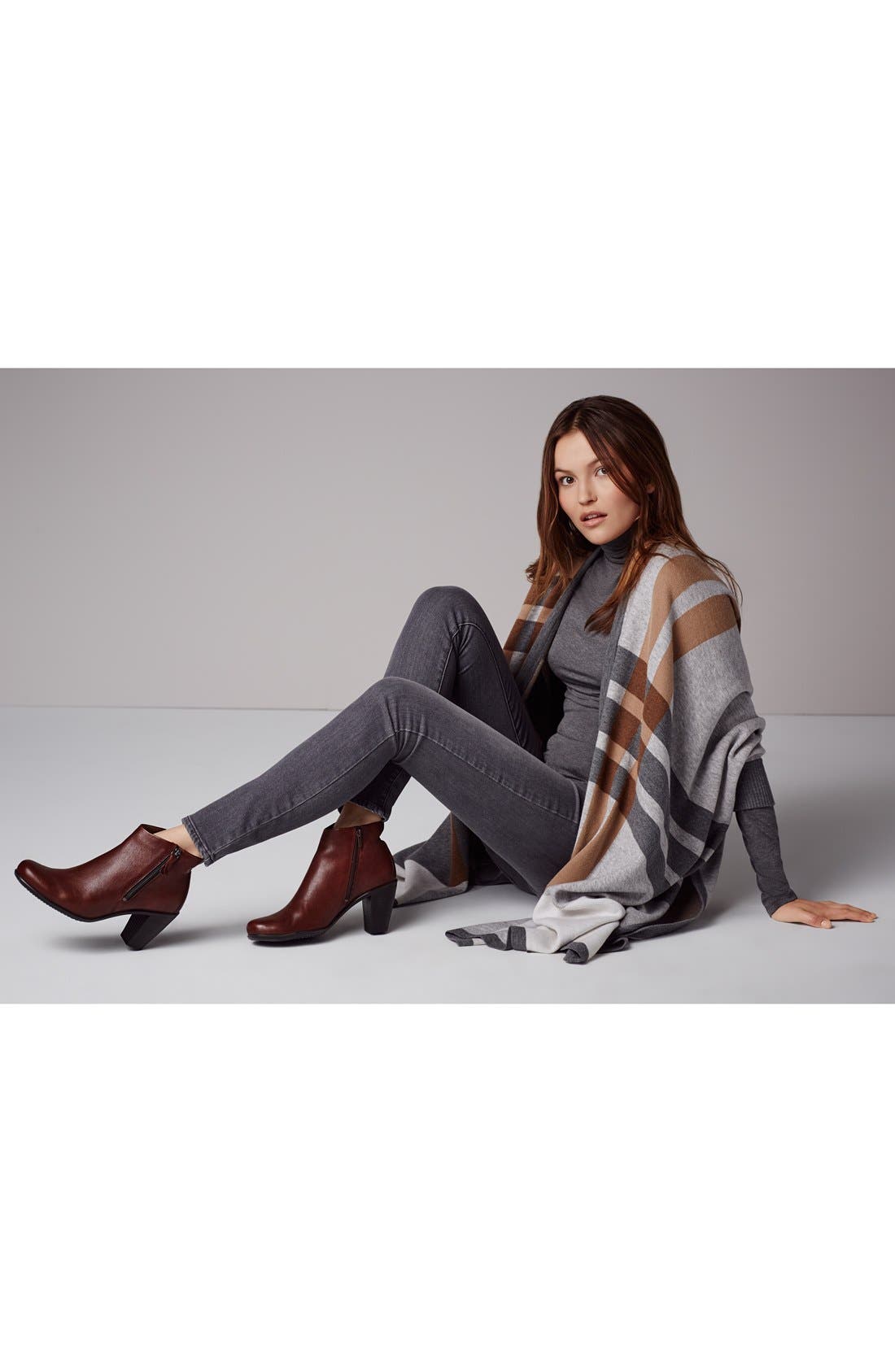 'Touch 75' Ankle Bootie, Alternate, color, BLACK