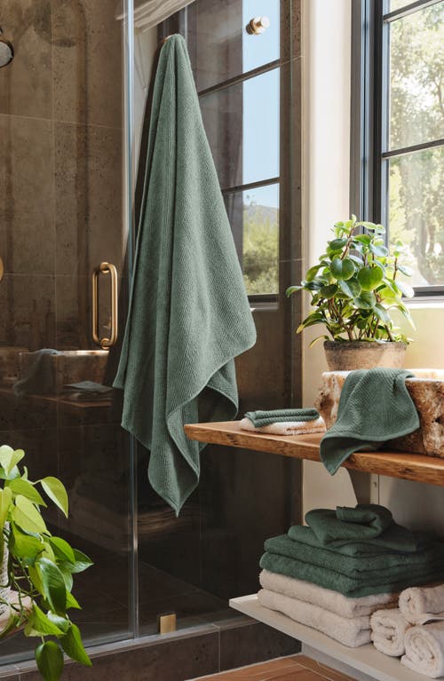 Coyuchi Air Weight® Organic Cotton Guest Towel In Green