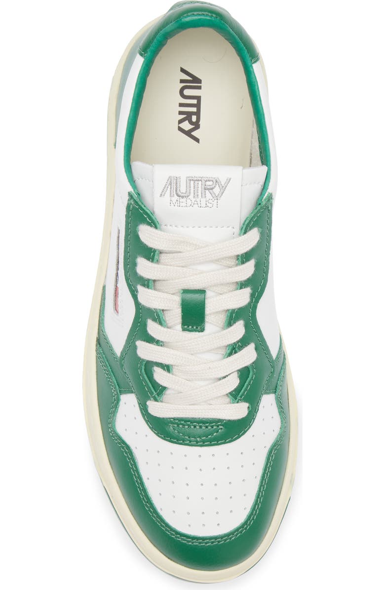 AUTRY Medalist Low Sneaker, Alternate, color, Leat/ Leat Wht/ Green