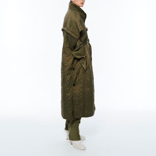 Nicole Benefield Portfolio Quilted Cape In Green