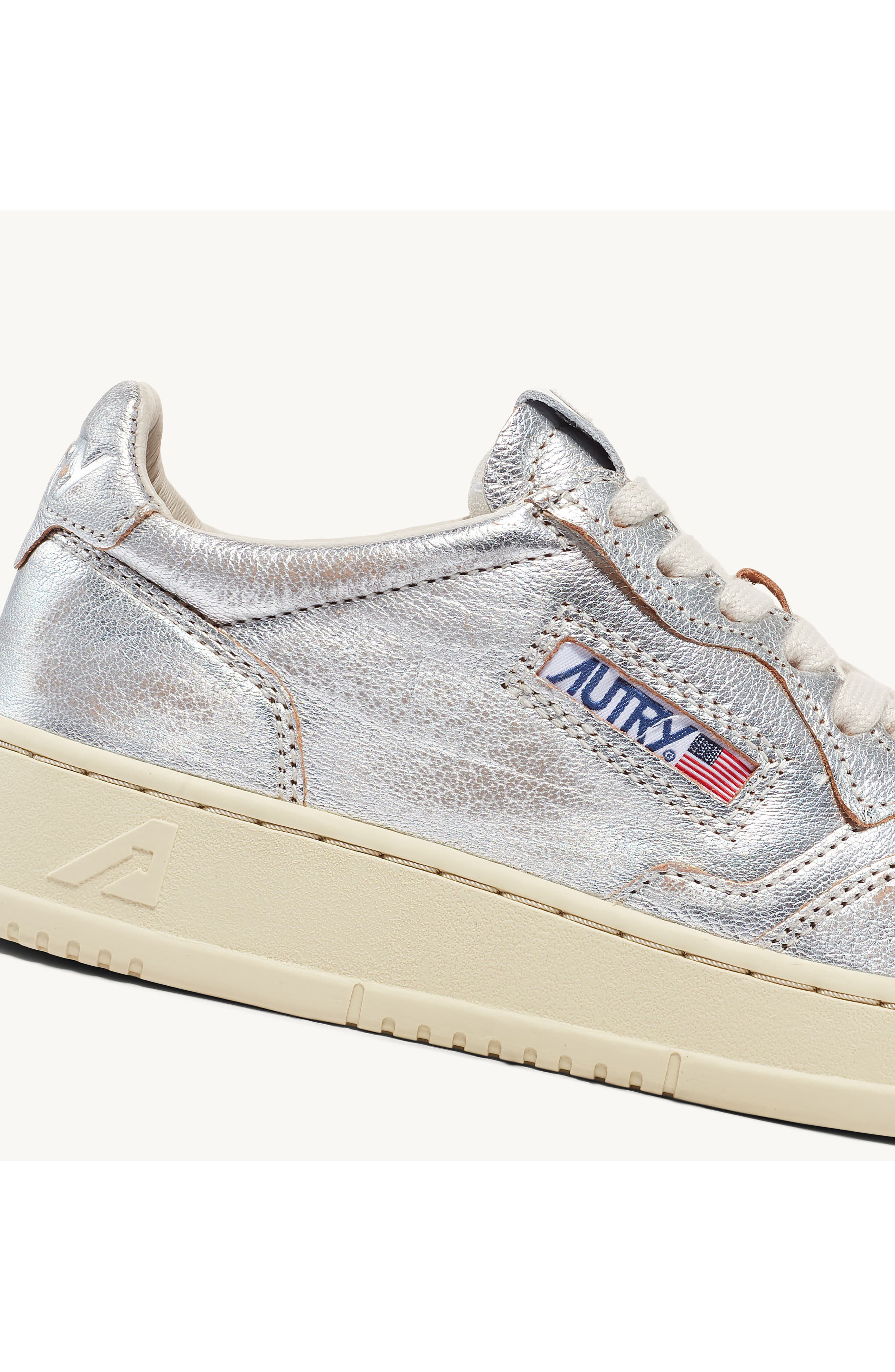 AUTRY Medalist Low Sneaker, Alternate, color, Metallic Silver