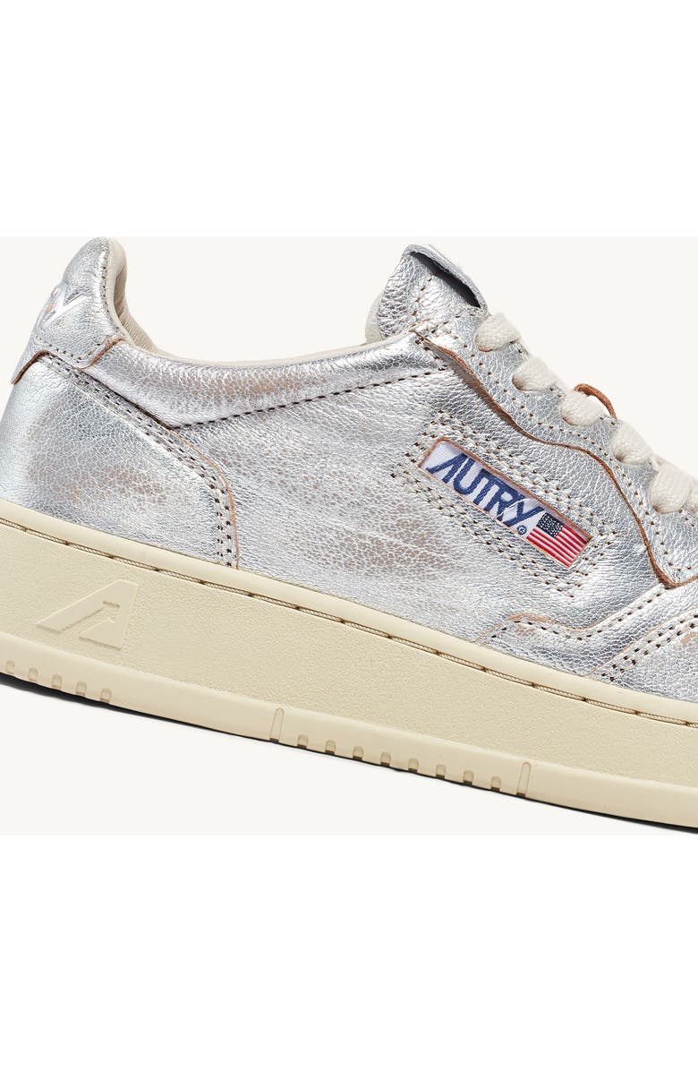 AUTRY Medalist Low Sneaker, Alternate, color, Metallic Silver