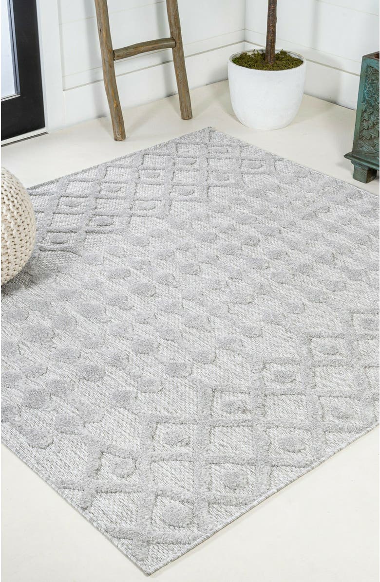 JONATHAN Y Peralta Moroccan Diamond Indoor/Outdoor Area Rug, Alternate, color, Light Gray