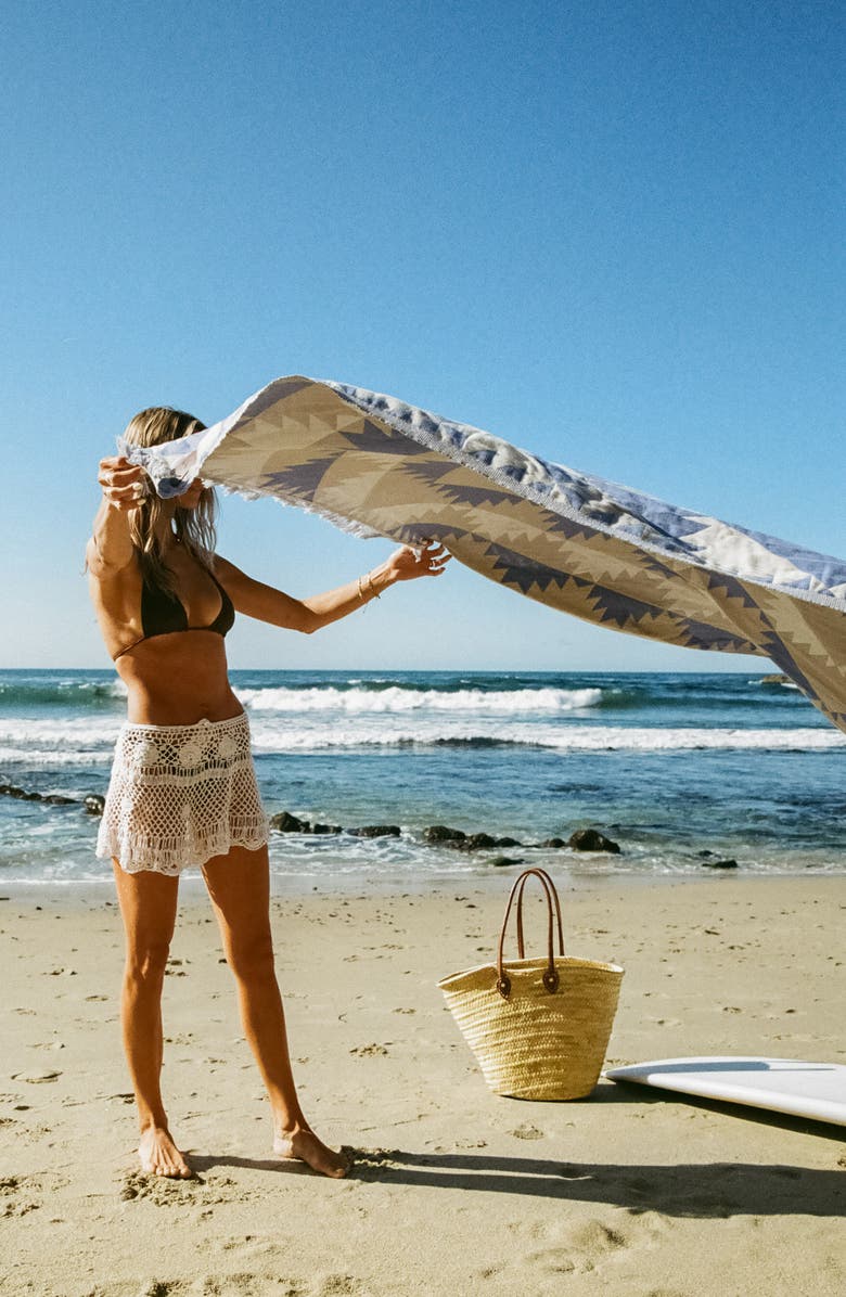 Slowtide Daydream Lightweight Throw Blanket, Alternate, color,