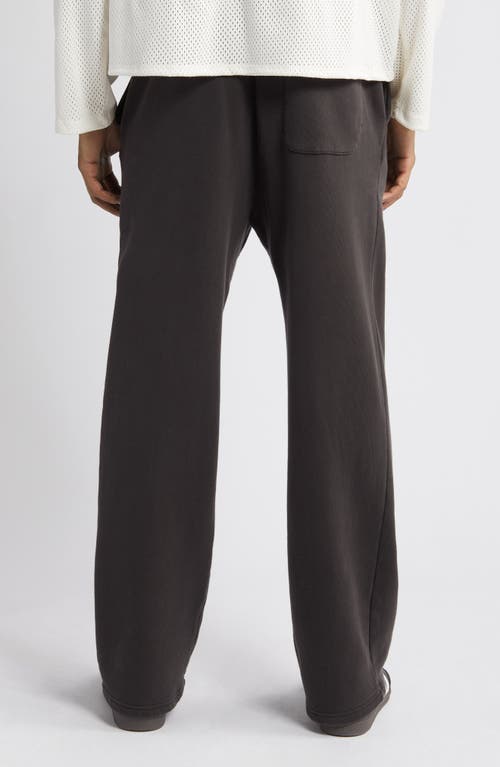 Elwood Core Cotton Straight Leg Sweatpants In Brown