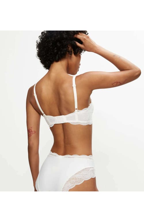 Triumph Lift Smart Wireless Bra In White