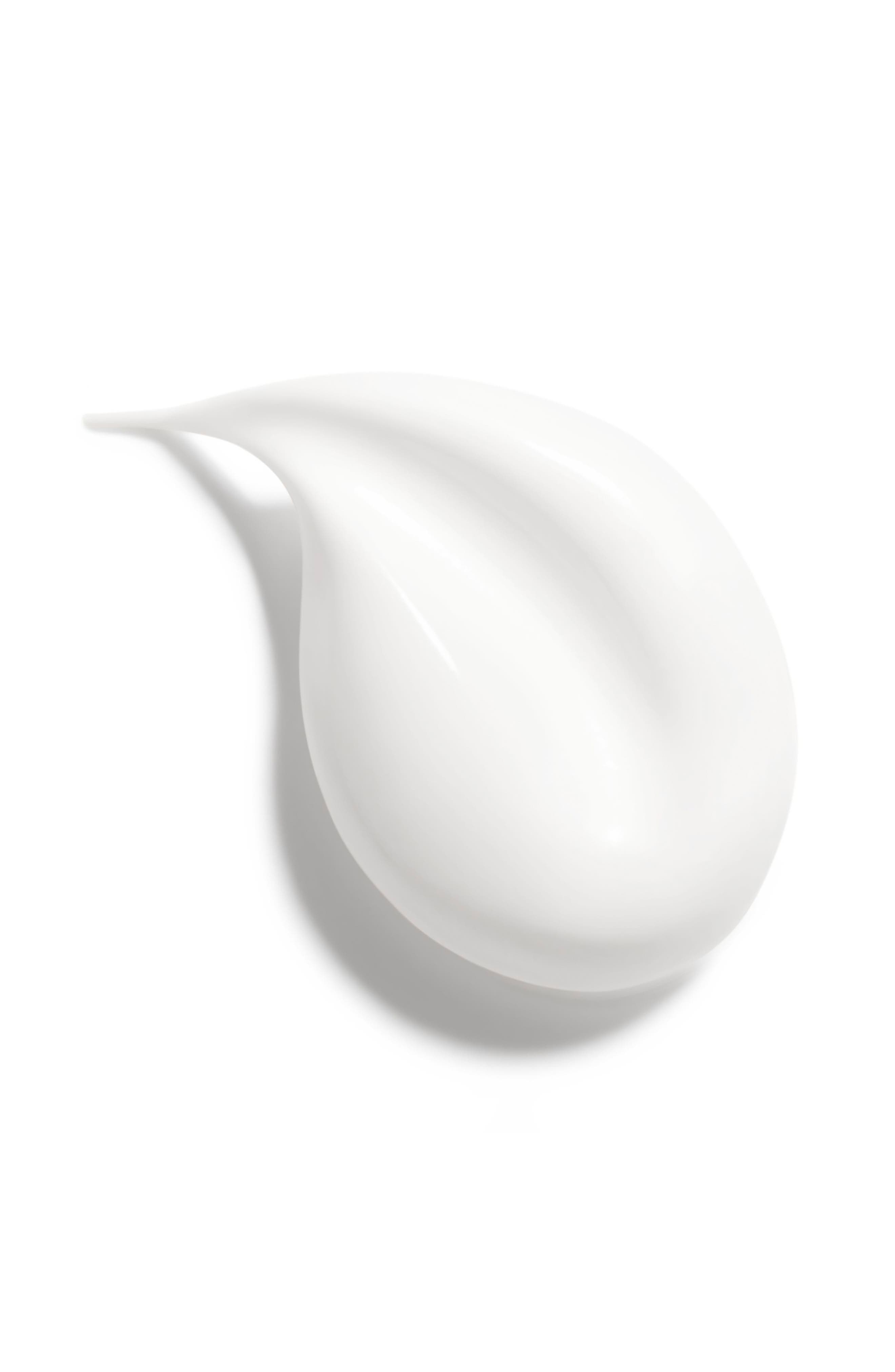 UV ESSENTIEL Complete UV Protection Broad Spectrum SPF 50