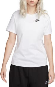 Nike Sportswear Club Essentials T-Shirt