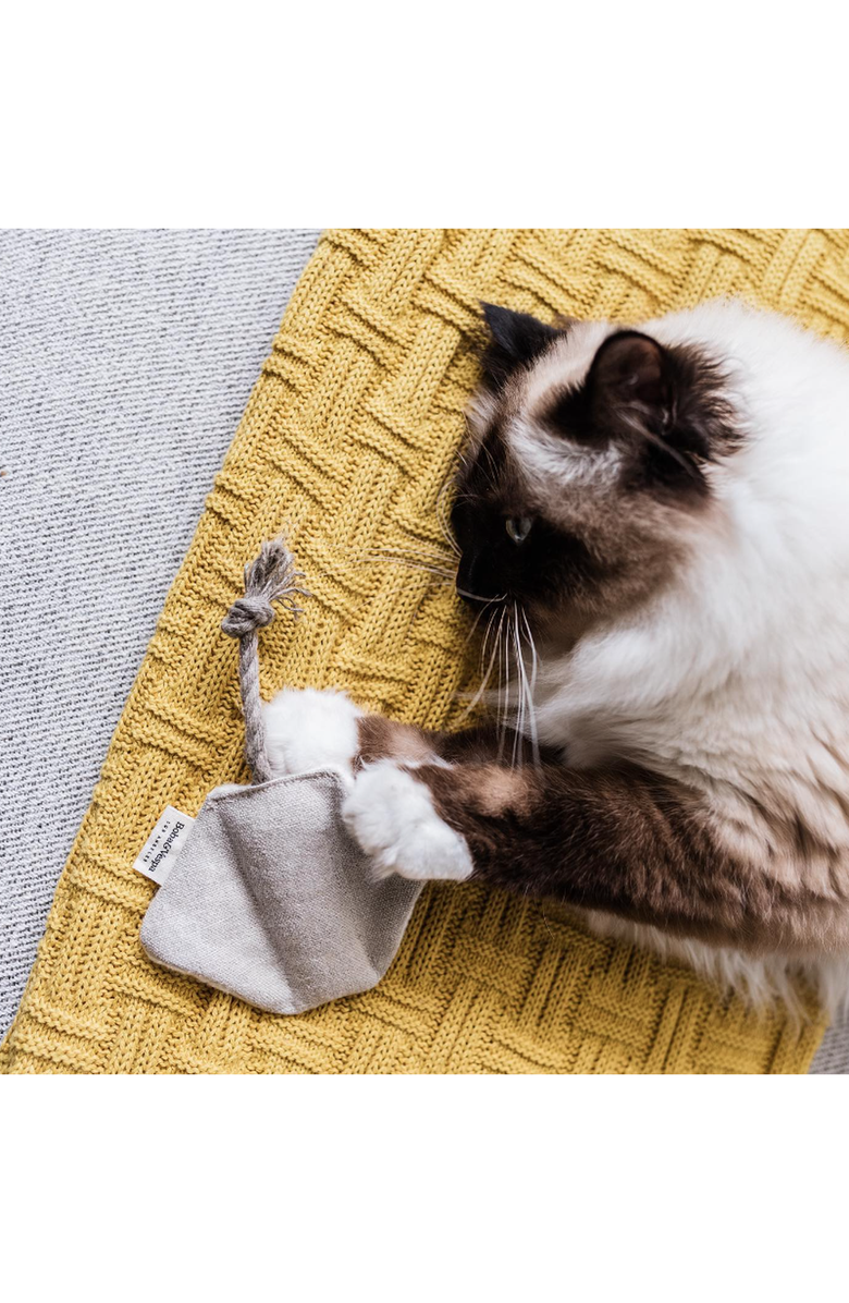 The Kind Pet Stingray Cat Toy with Buckwheat for Crinkles and Organic Catnip, Alternate, color,