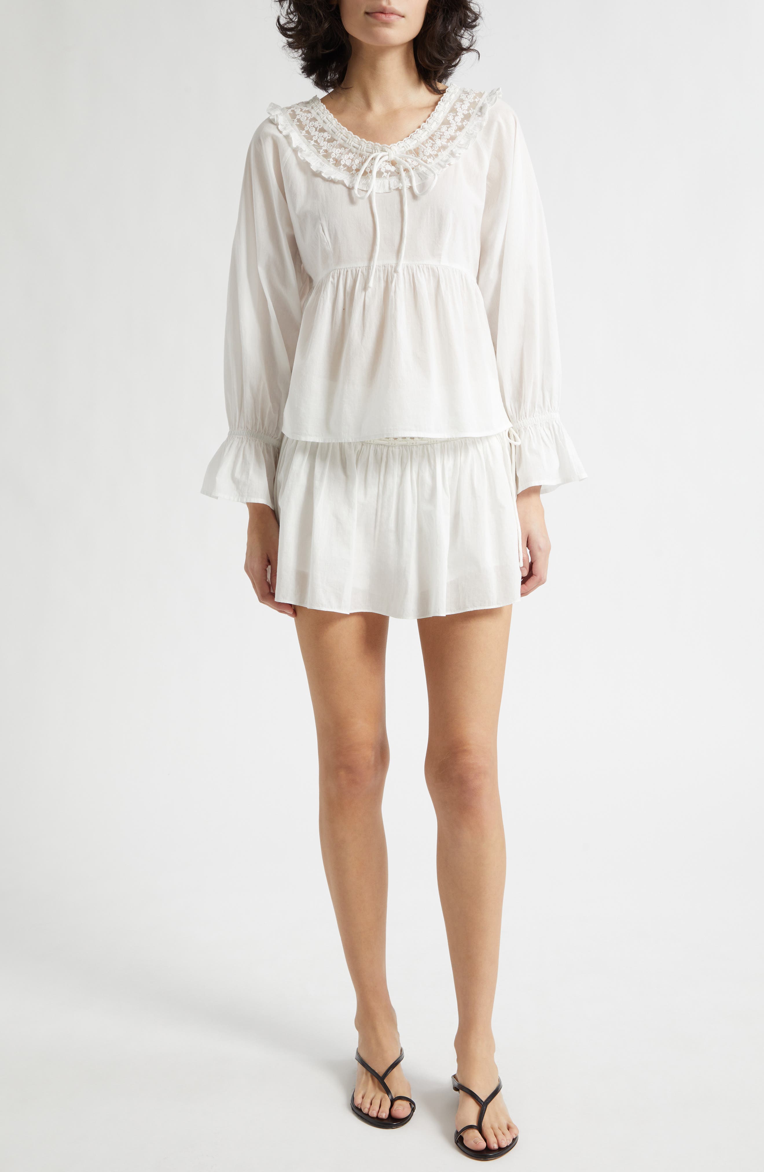 Danielle Mid Rise Lace Trim Miniskort - image 2
