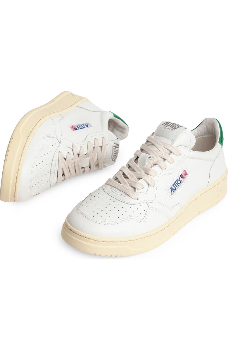 AUTRY Medalist Low Sneaker, Alternate, color, Leat/Leat Wht/Green