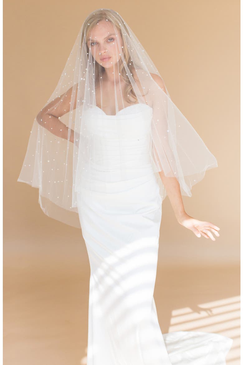 Oona Fingertip Blusher Veil (Nordstrom Exclusive), Alternate, color, IVORY