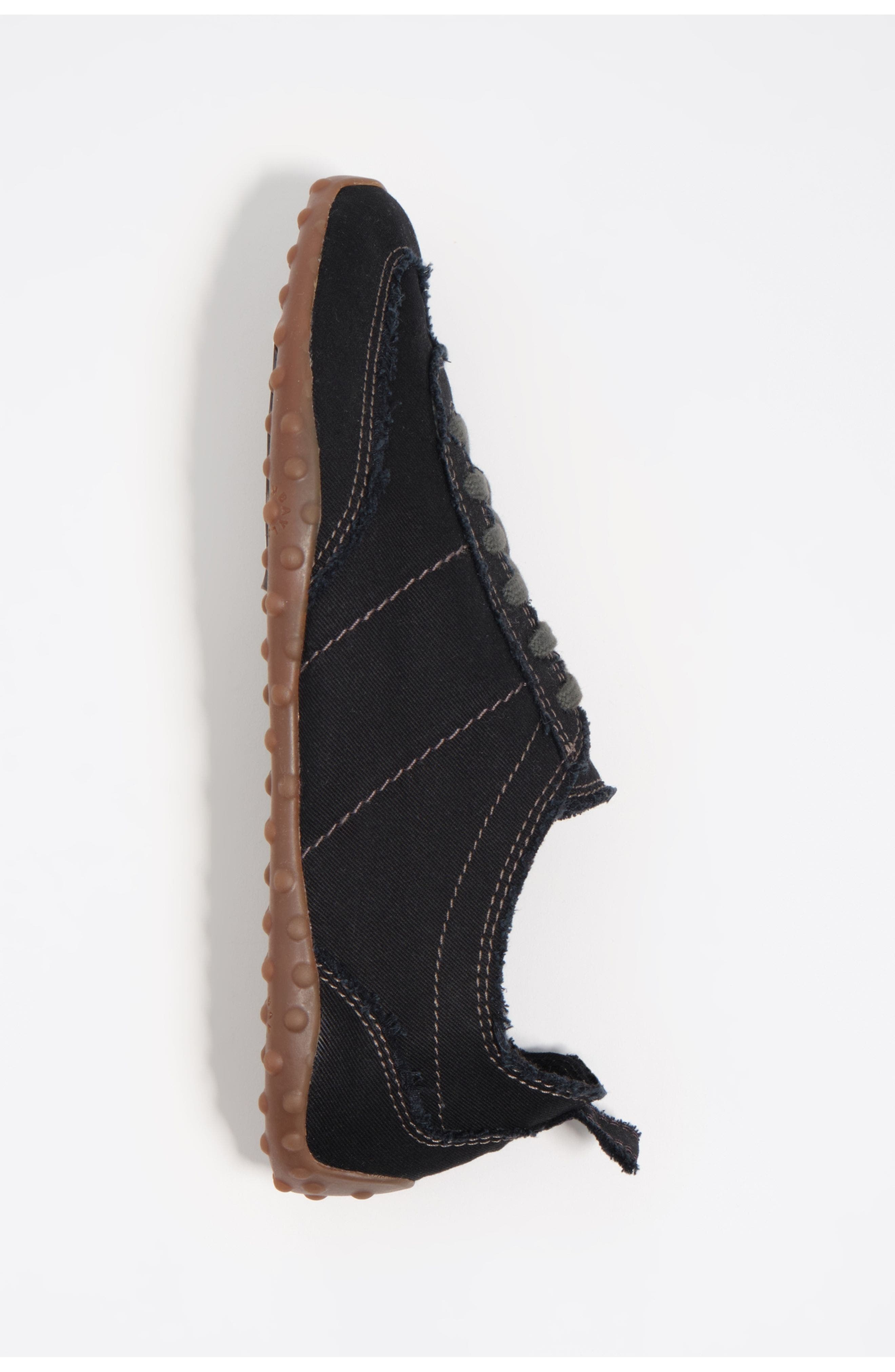 Bimba y Lola 13 39 Sneaker, Alternate, color, Black