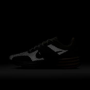 Lunar Roam Sneaker