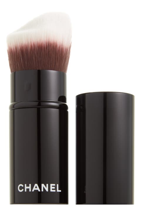 LES PINCEAUX DE CHANEL RETRACTABLE FOUNDATION BRUSH N°103
