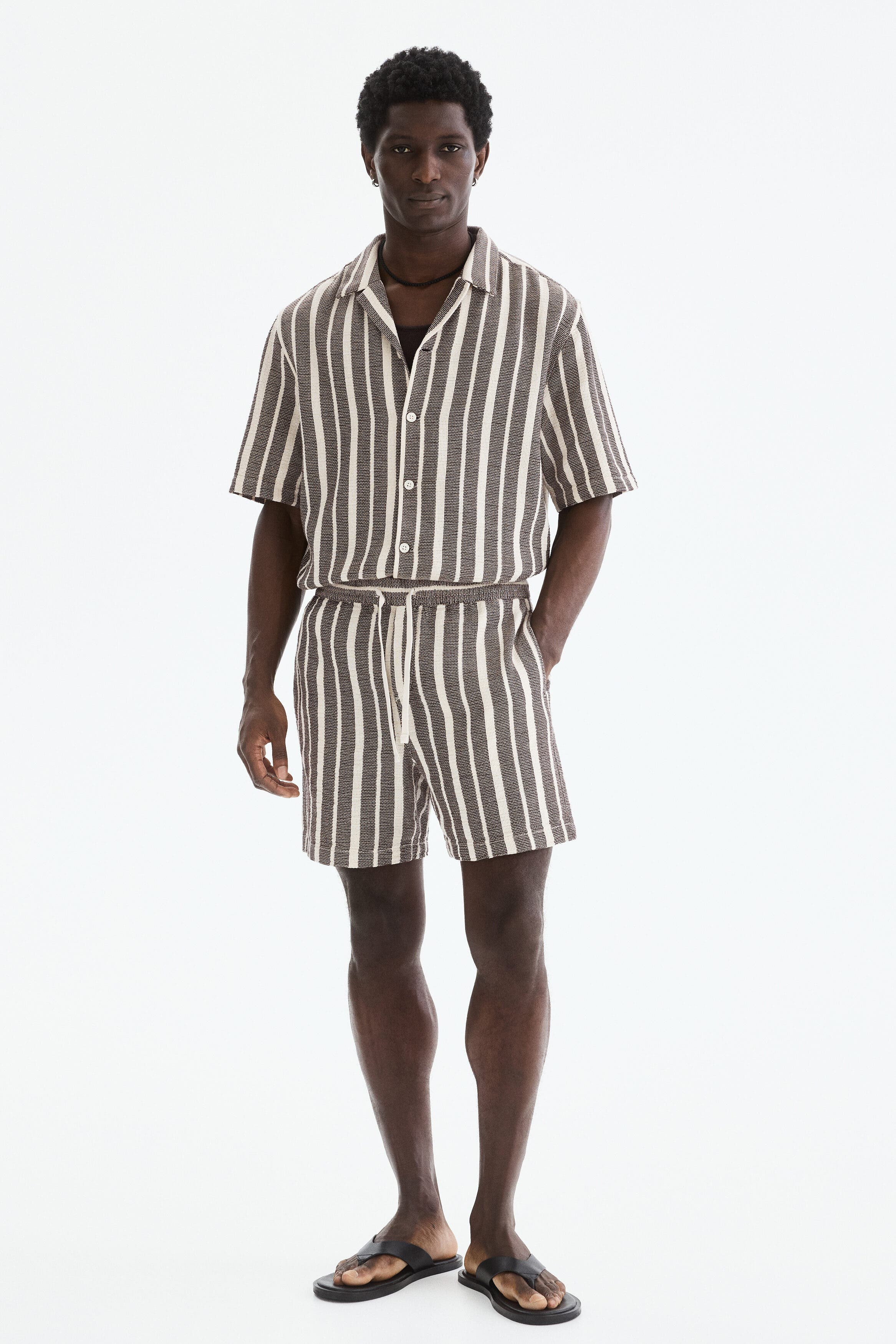 Regular-fit shorts - image 2