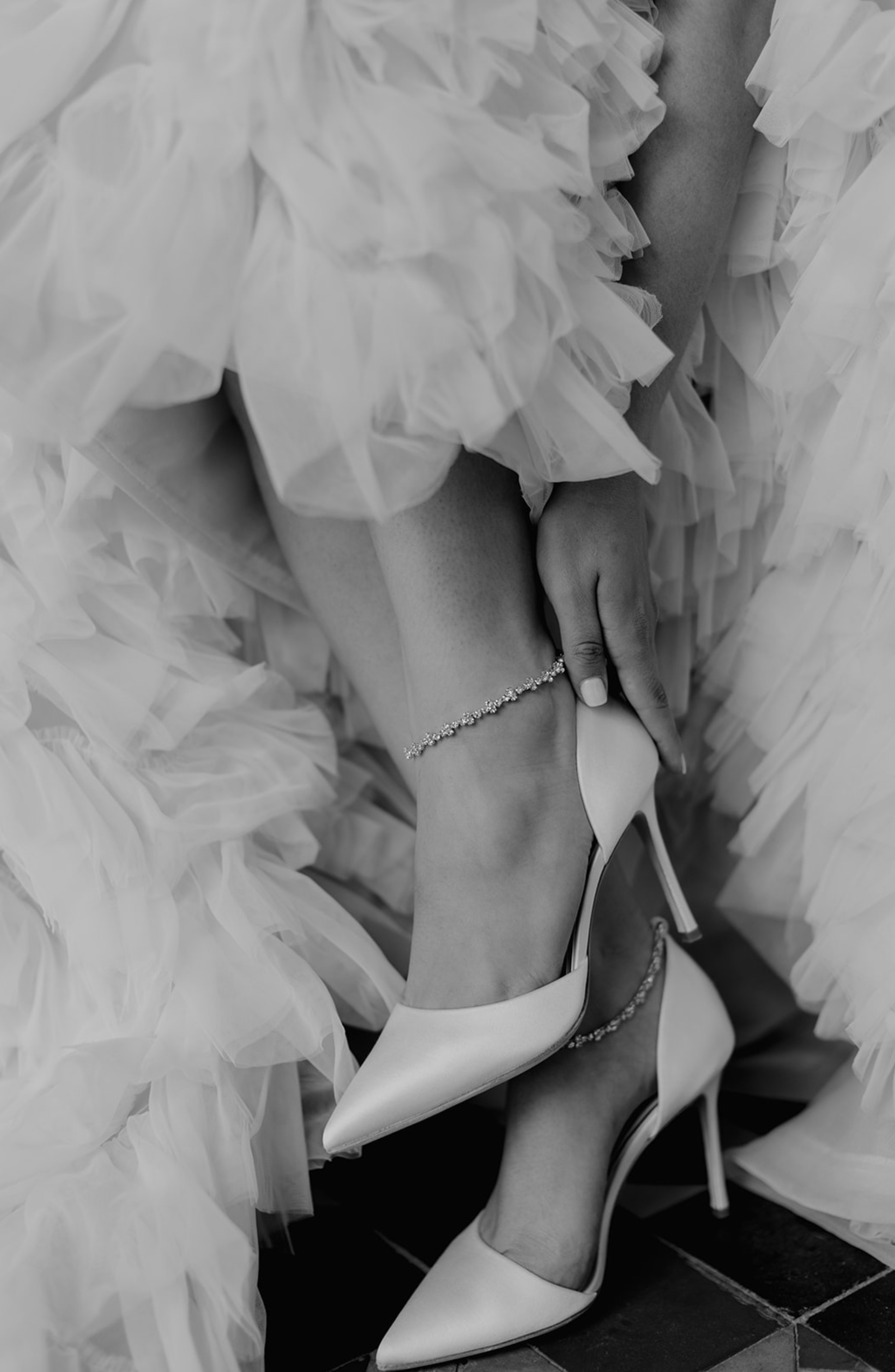 HARLO Daniela Satin Pointed Toe Stiletto With Ankle Bracelet, Alternate, color, Soft White Satin