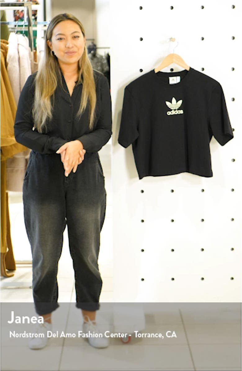 Large Trefoil Tee, sales video thumbnail