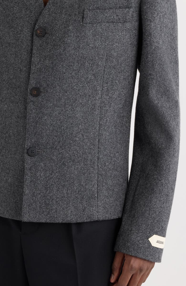 Jacquemus La Veste Sera Fitted Collarless Virgin Wool Blend Blazer, Alternate, color, Dark Grey