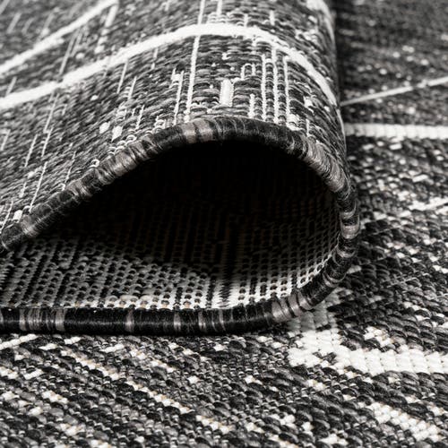 Jonathan Y Carwa Diamond Trellis Indoor/outdoor Area Rug In Black/ivory