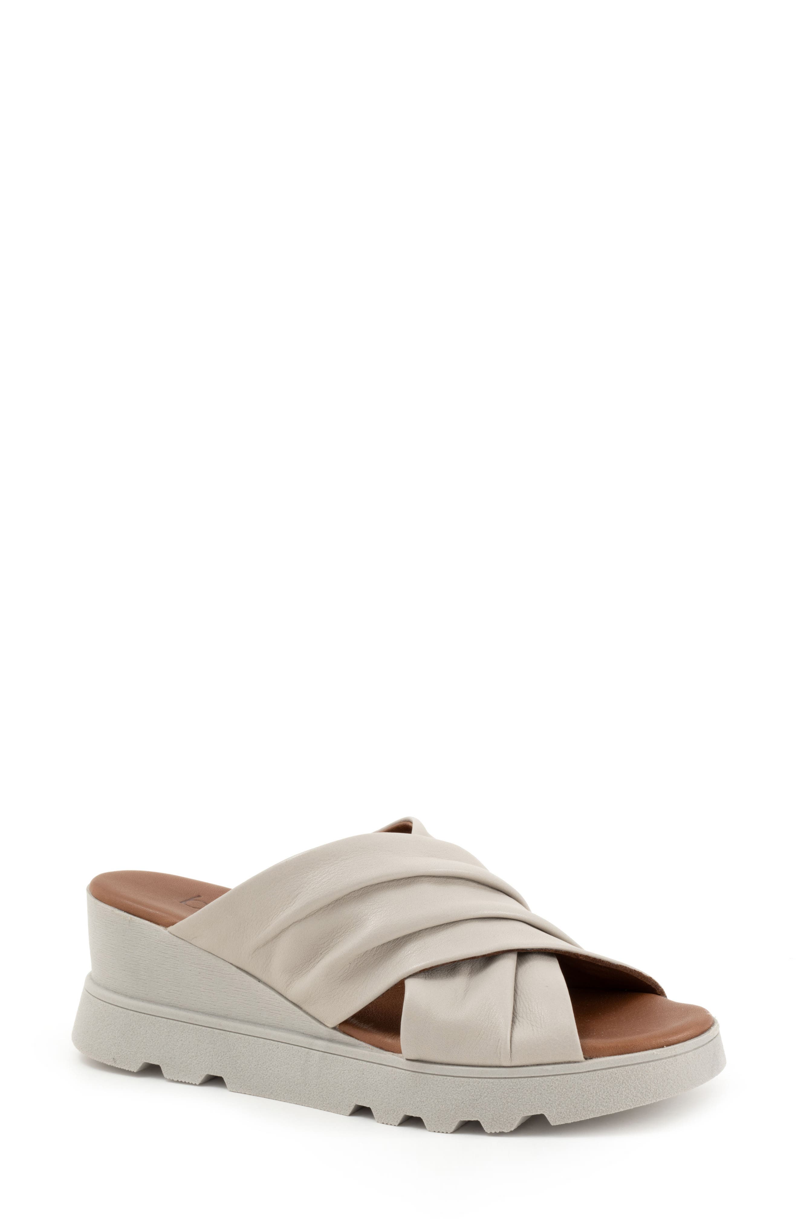 Bueno Gretchen Wedge Sandal