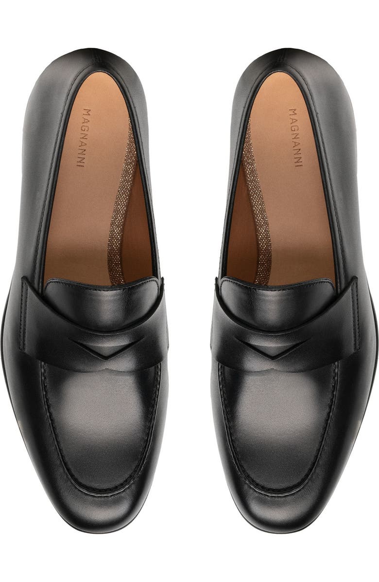 Magnanni Valeria Loafer, Alternate, color, Black