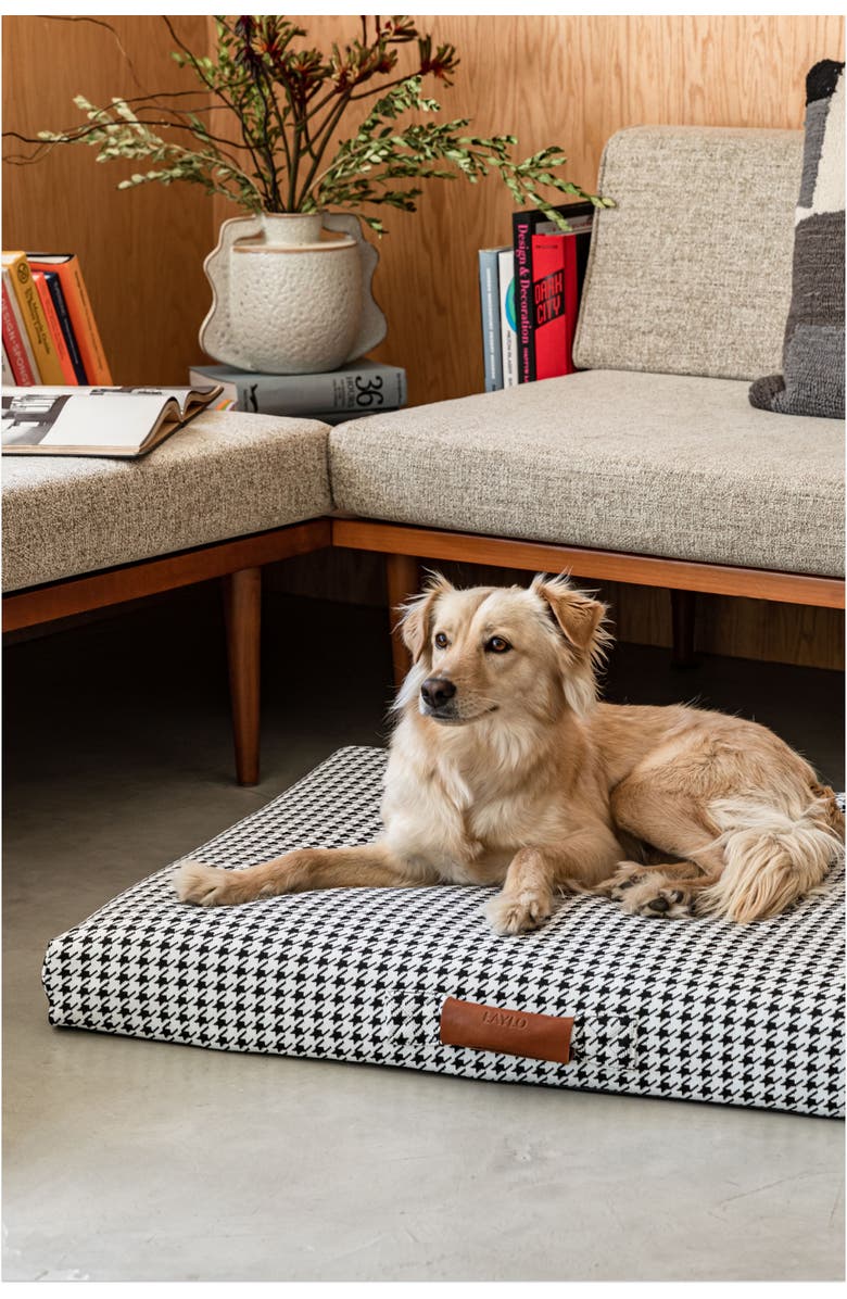 LAY LO Houndstooth Dog Bed, Alternate, color, Black