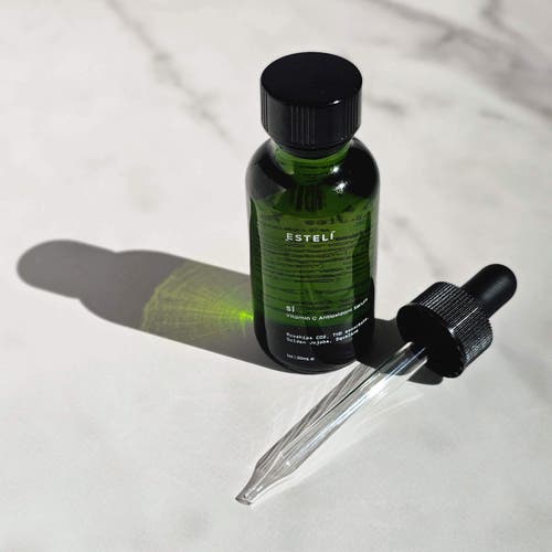Esteli Sí Vitamin C Serum Face In Dark Green