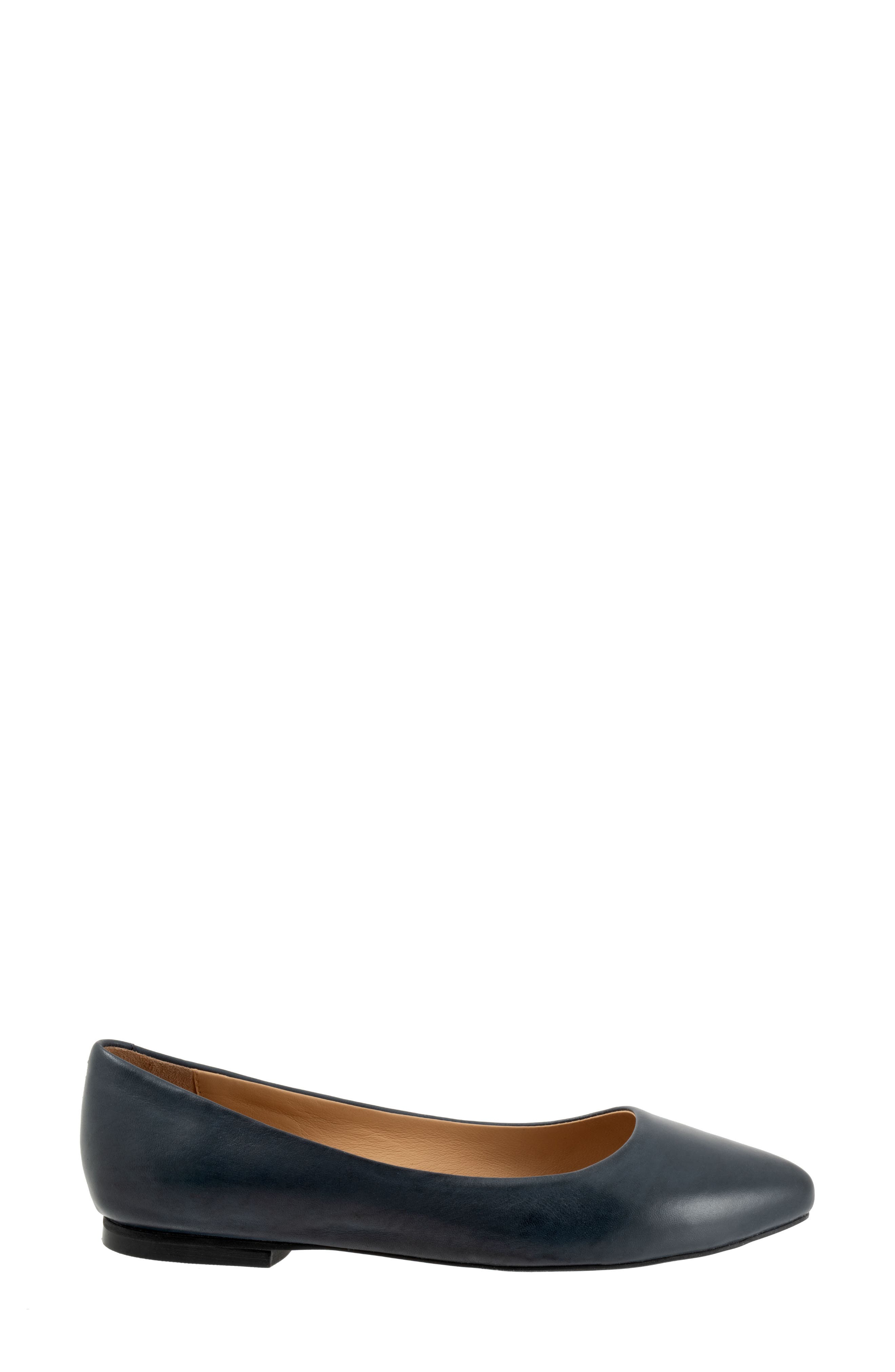 Trotters Estee Ballet Flat, Alternate, color, Navy