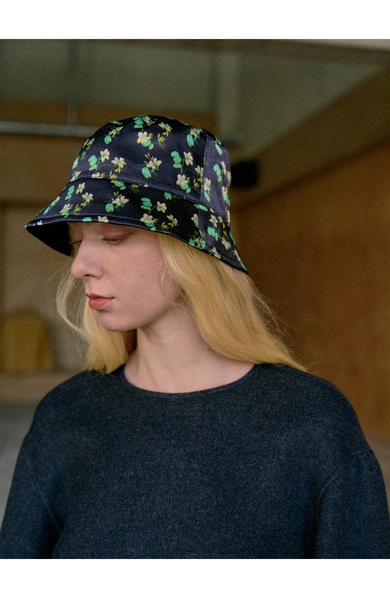 Lost Pattern "Beach Blossom" Reversible Bucket Hat, Alternate, color, Black