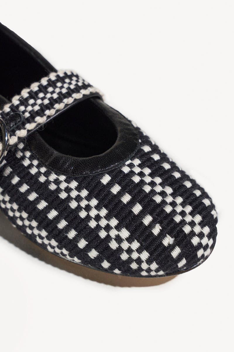 Amambaih Adela Sandals, Alternate, color, Ivory-Black