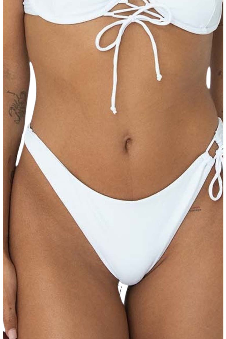 Alice Bottom, Alternate, color, White