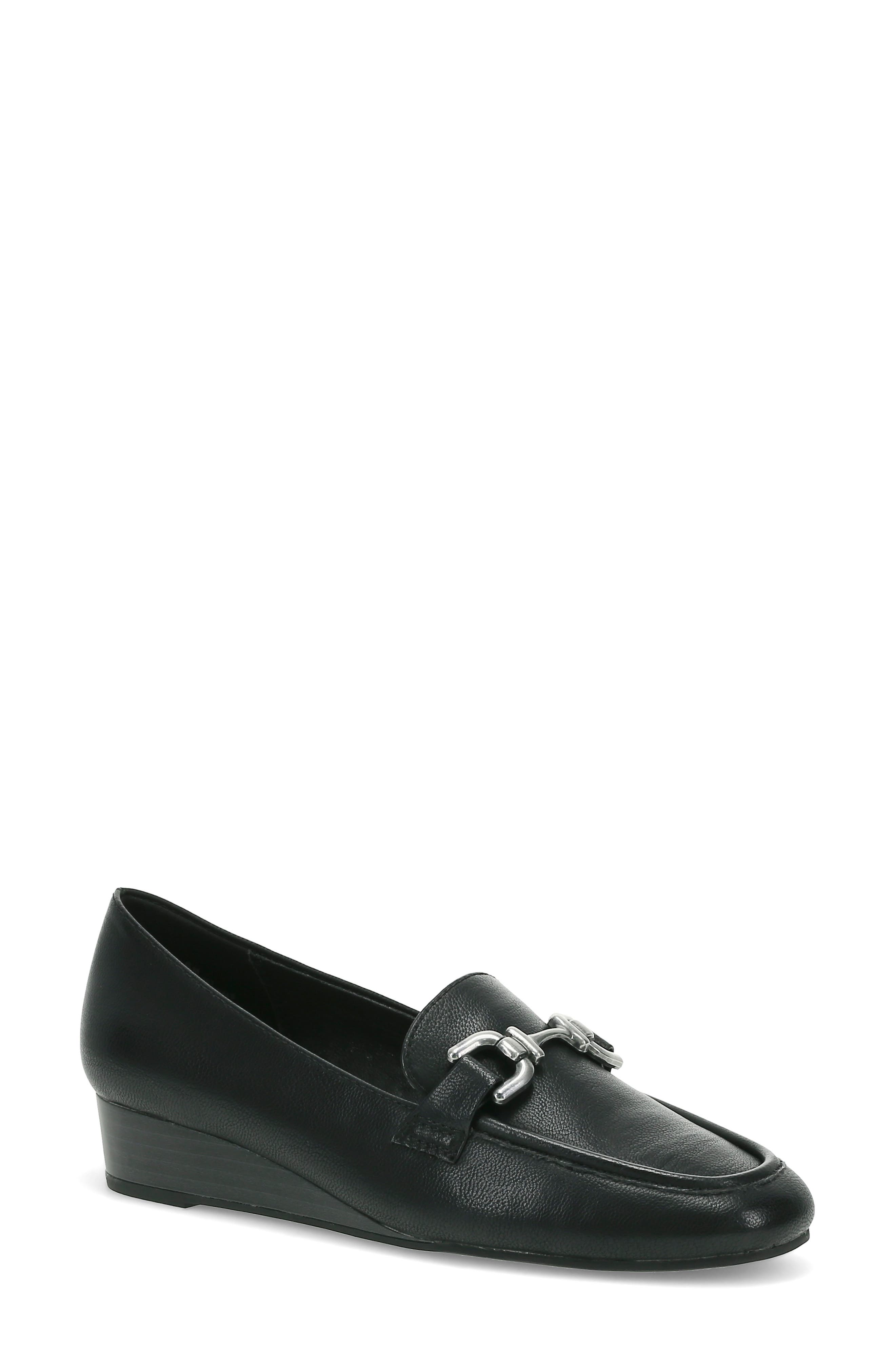 BARETRAPS Caddie Bit Loafer