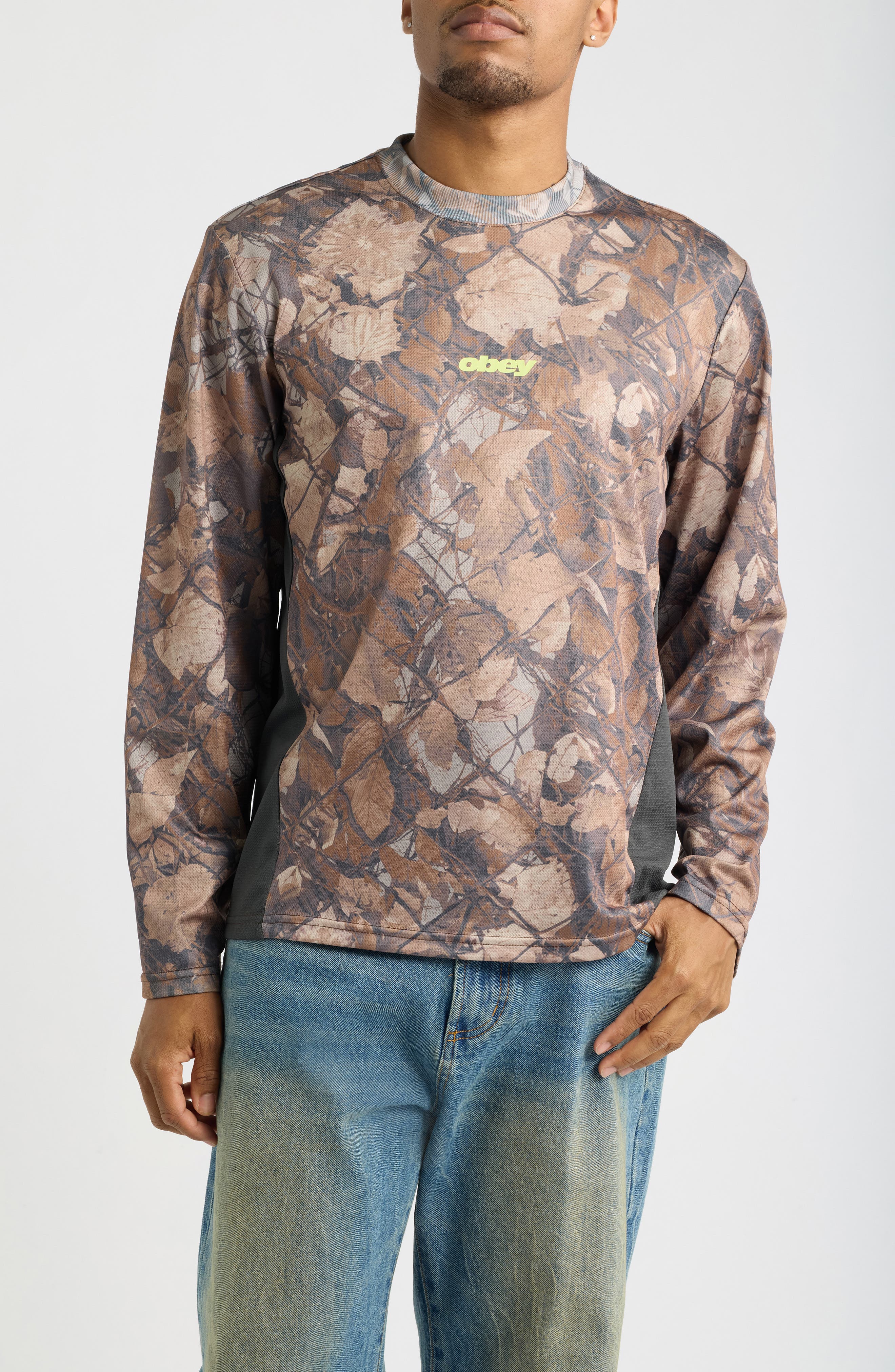 selected FENCE CAMO MULTI