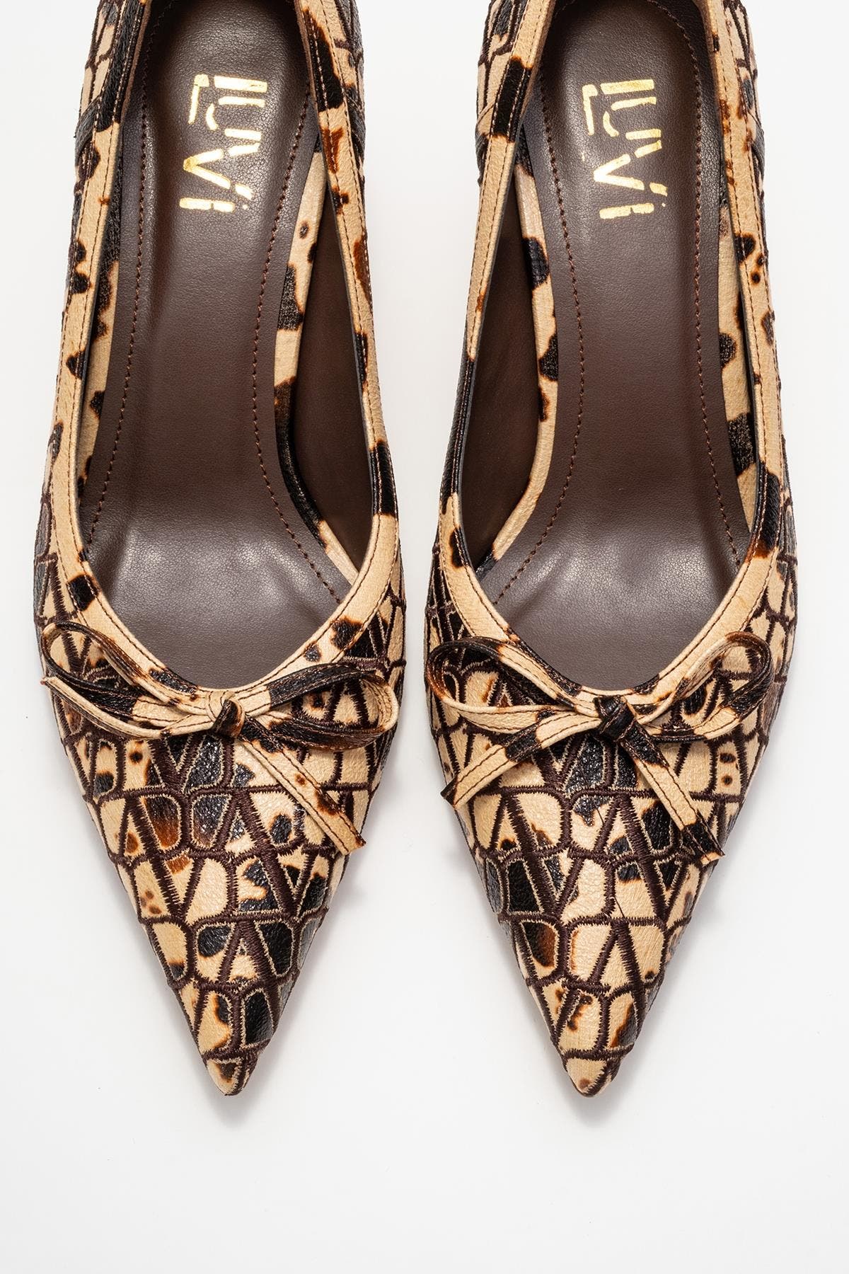 Camden Bow Pointed Toe Pump, Alternate, color, Beige Pattern