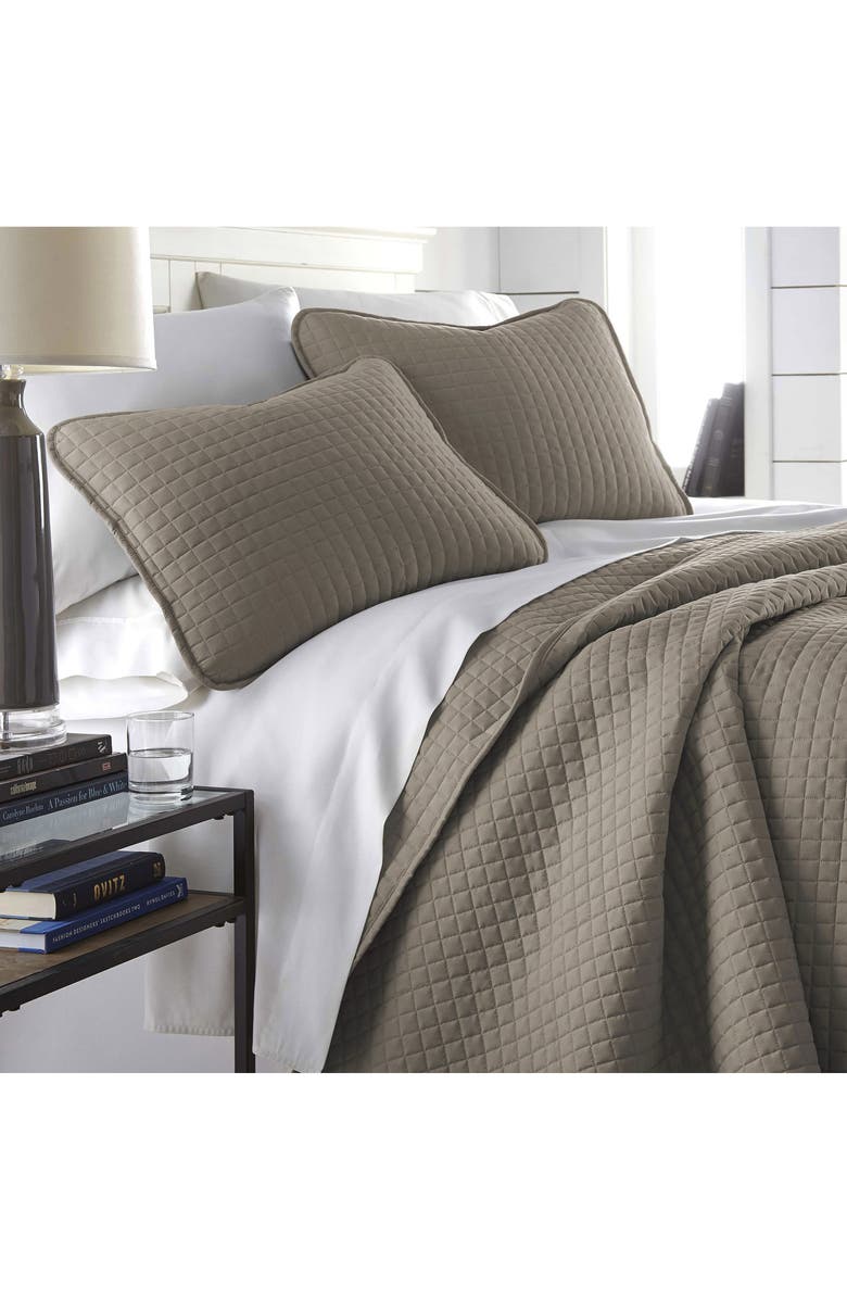 SOUTHSHORE FINE LINENS Vilano Oversize Quilt Set, Main, color, Dark Taupe