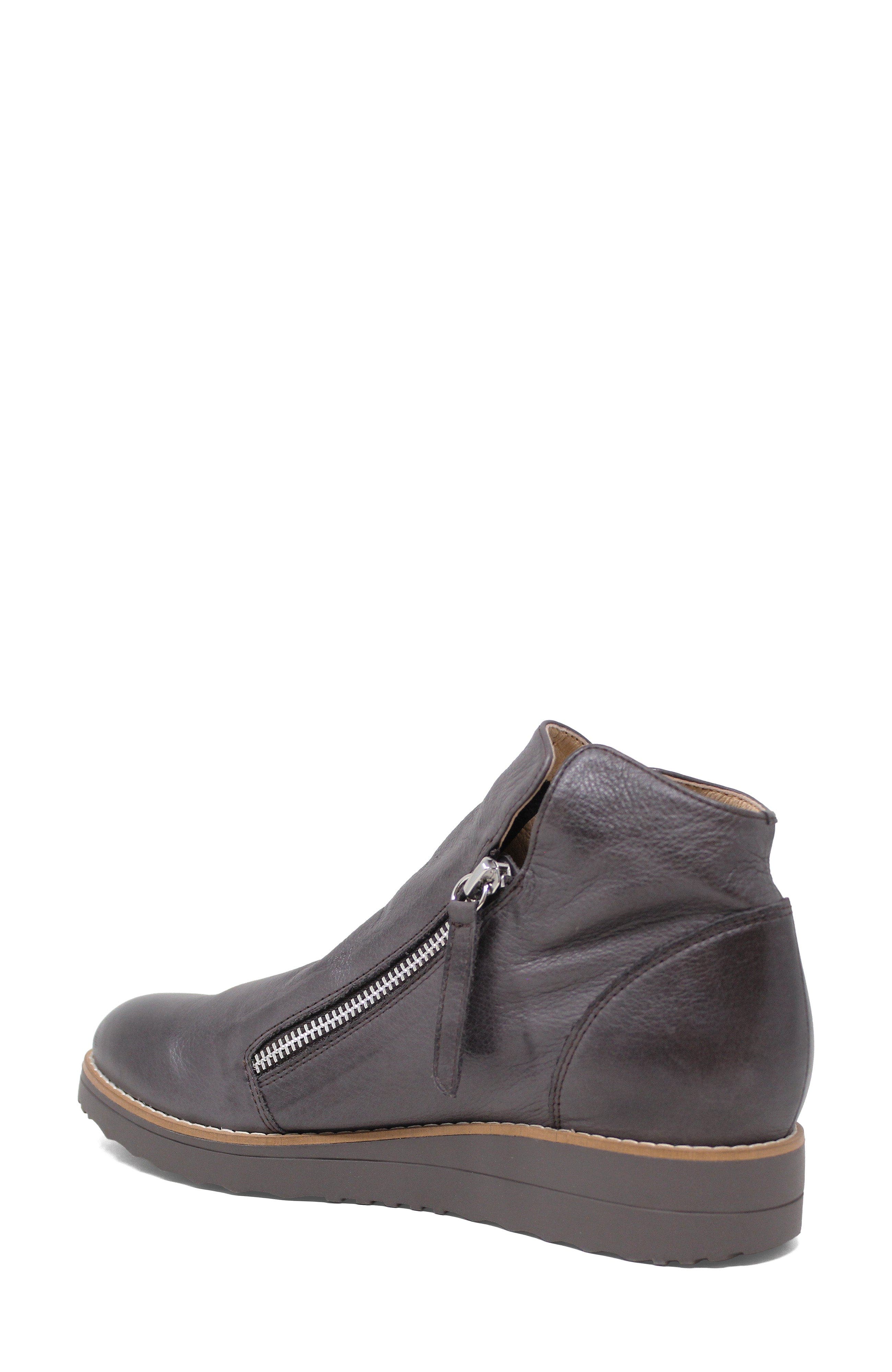 DJANGO AND JULIETTE Ohmy Double Zip Boot, Alternate, color, Chocolate-Chocolate Sole