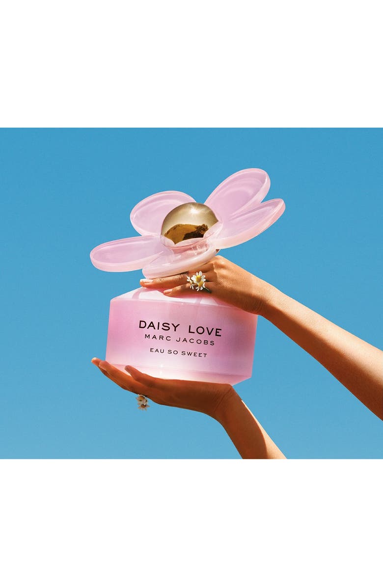 Marc Jacobs Daisy Love Eau so Sweet Eau de Toilette Pen Travel Spray, Alternate, color,