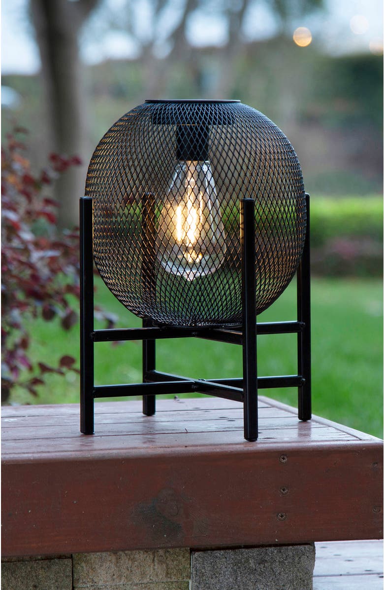 Glitzhome Metal Mesh Edison Bulb Solar Powered Outdoor Lantern with Stand, Alternate, color, Black