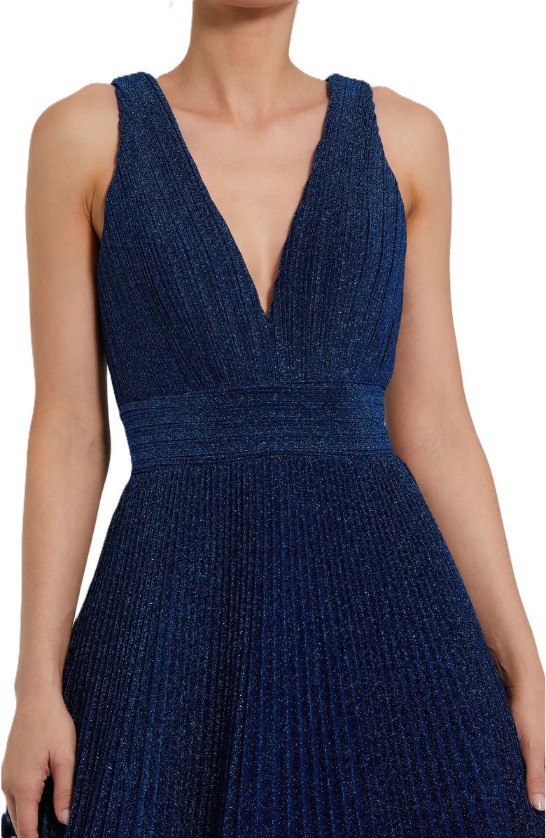 Mac Duggal Shimmering Georgette Pleated Sleeveless Gown, Alternate, color, Royal