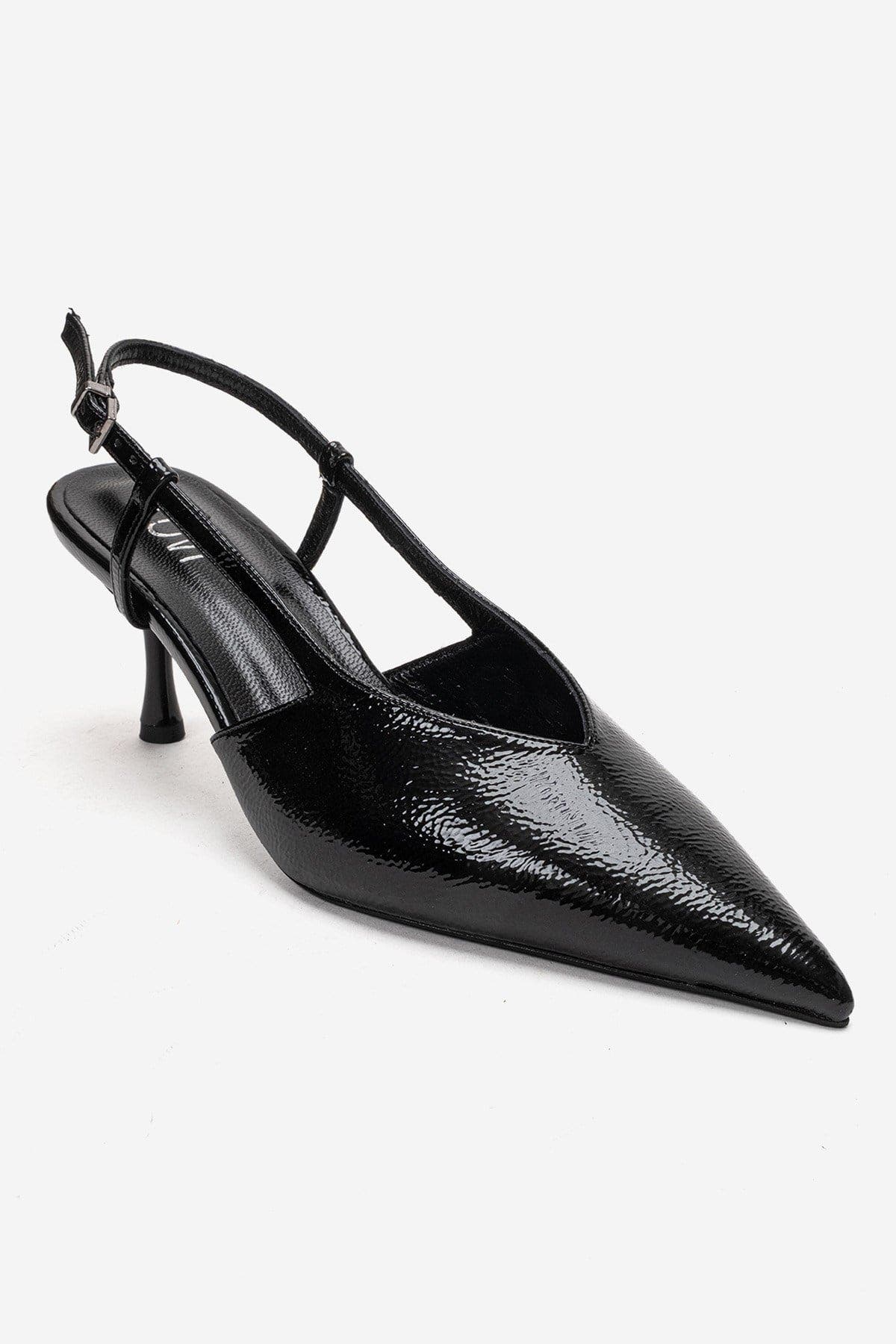 Prologue Shoes Irena Pointed Toe Pump, Alternate, color, Black