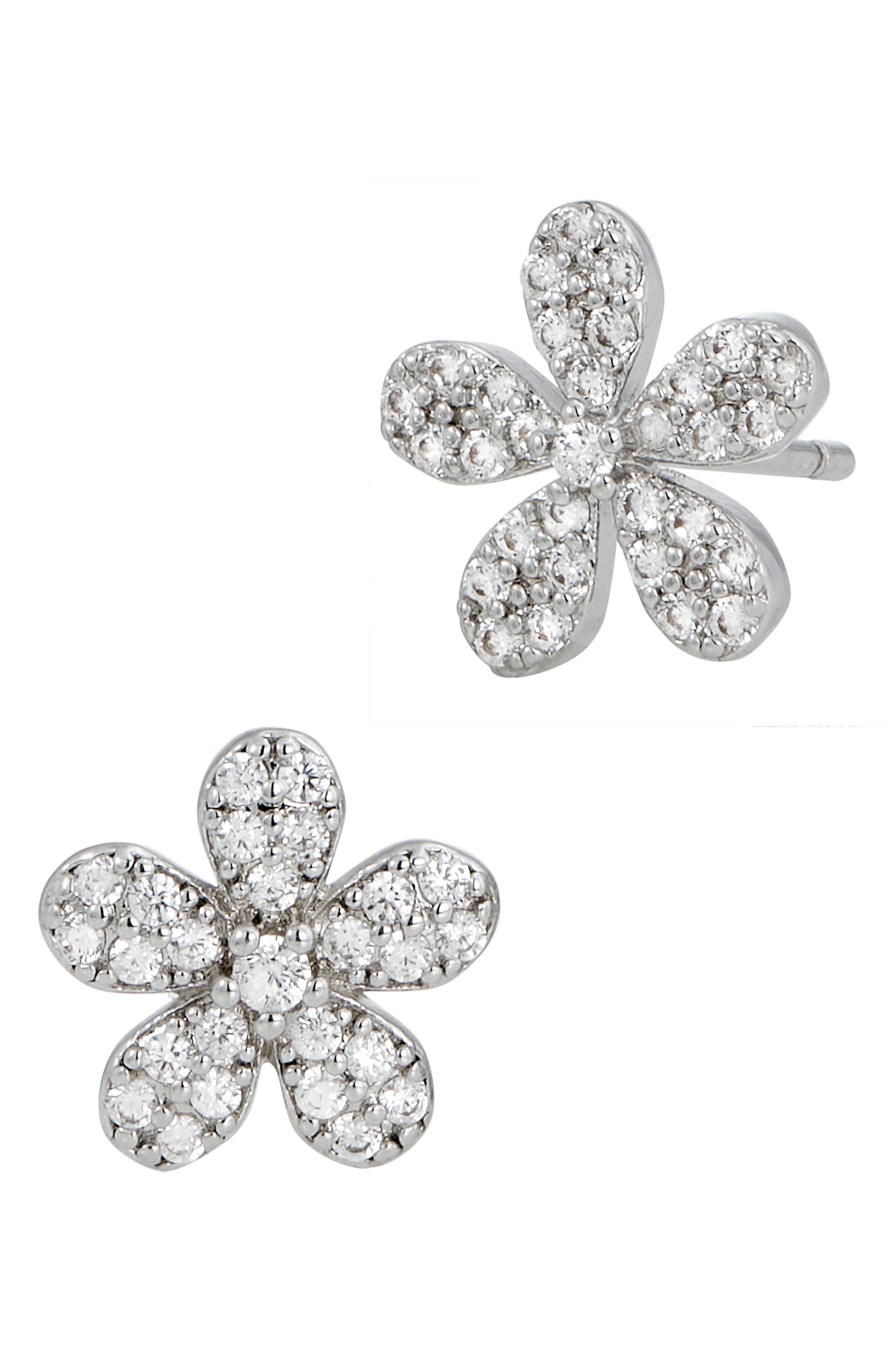 SAVVY CIE JEWELS CZ Pavé Flower Stud Earrings