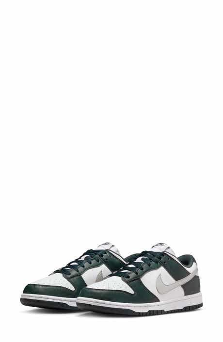 Dunk Low Basketball Sneaker