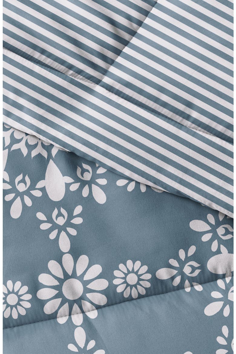 Premium Ultra Soft Daisy Medallion Reversible Down-Alternative Comforter Set, Alternate, color, LIGHT BLUE