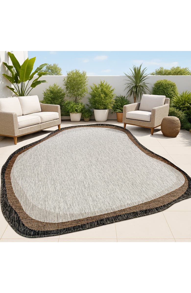 JONATHAN Y Wyatt Modern Rustic Abstract Indoor/Outdoor Shaped Area Rug, Alternate, color, Gray/Black