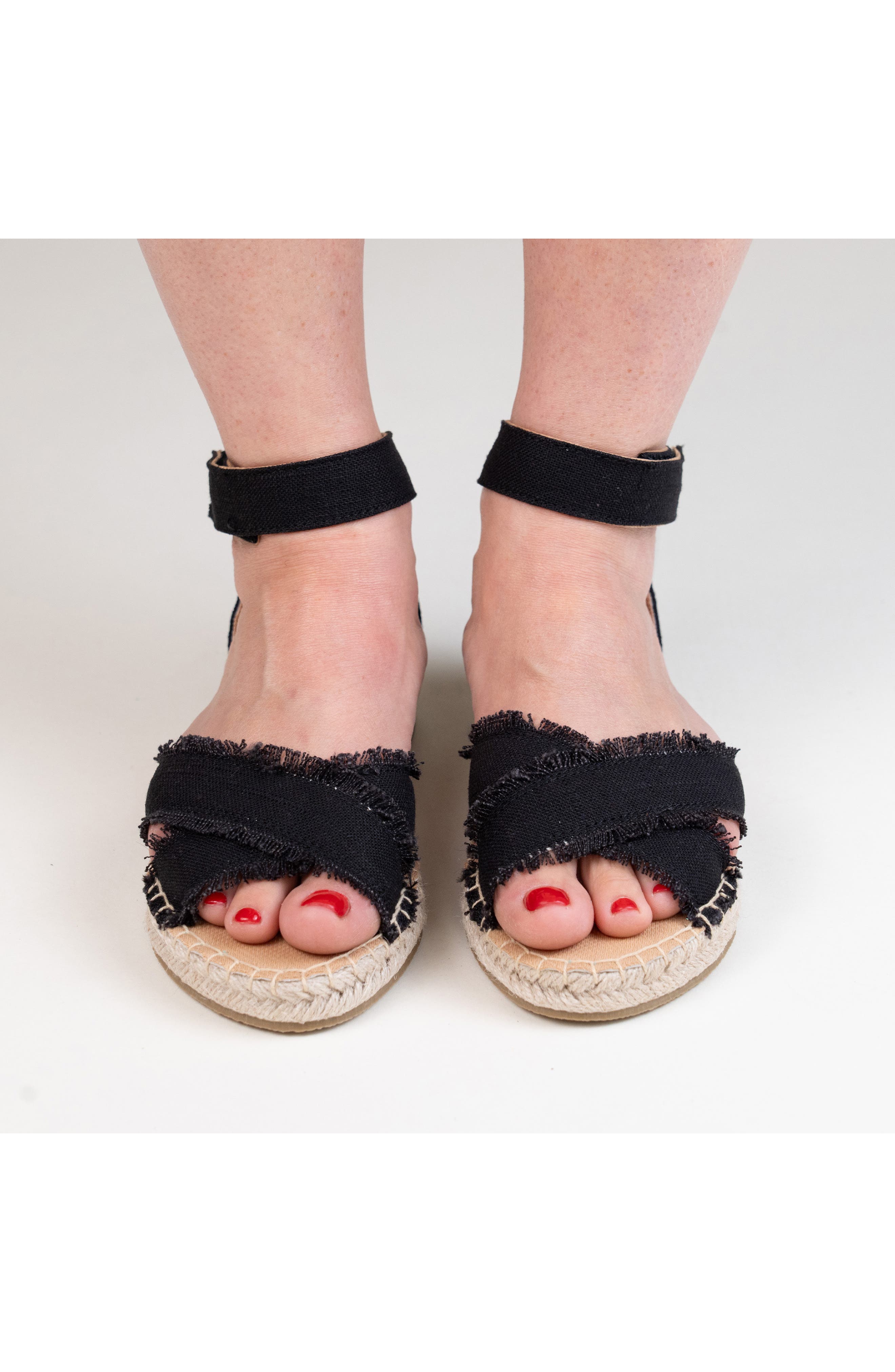 Minnetonka Pemma Ankle Strap Sandal, Alternate, color, Black Linen