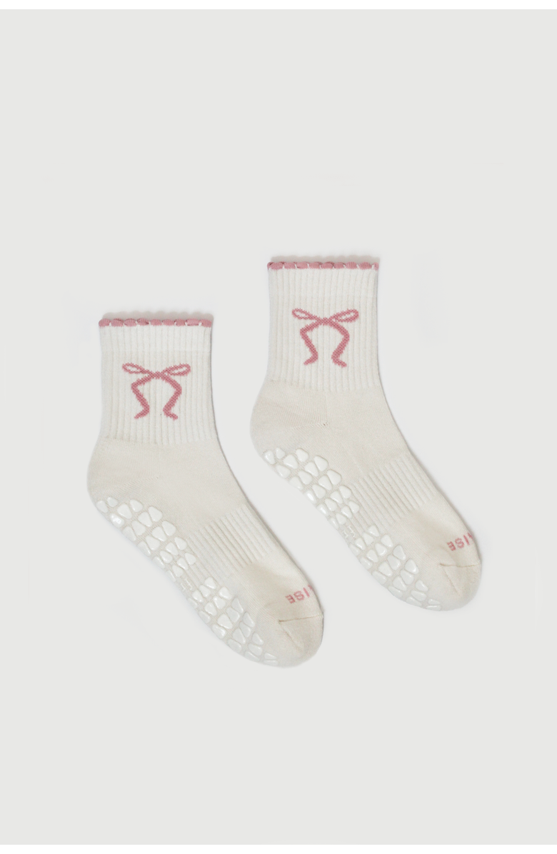 Fraise Ribbon Quarter Crew Grip Socks, Main, color, Coquette