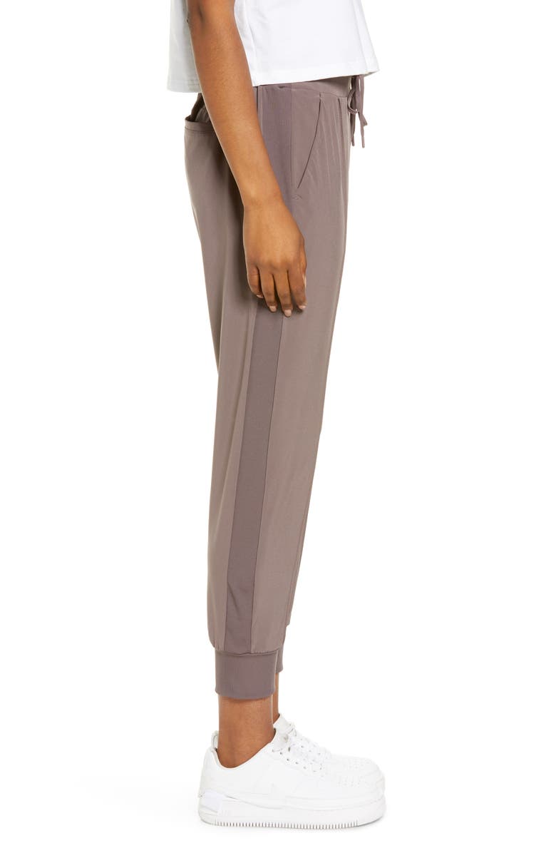 Zella Getaway Pocket Stretch Recycled Polyester Joggers, Alternate, color,